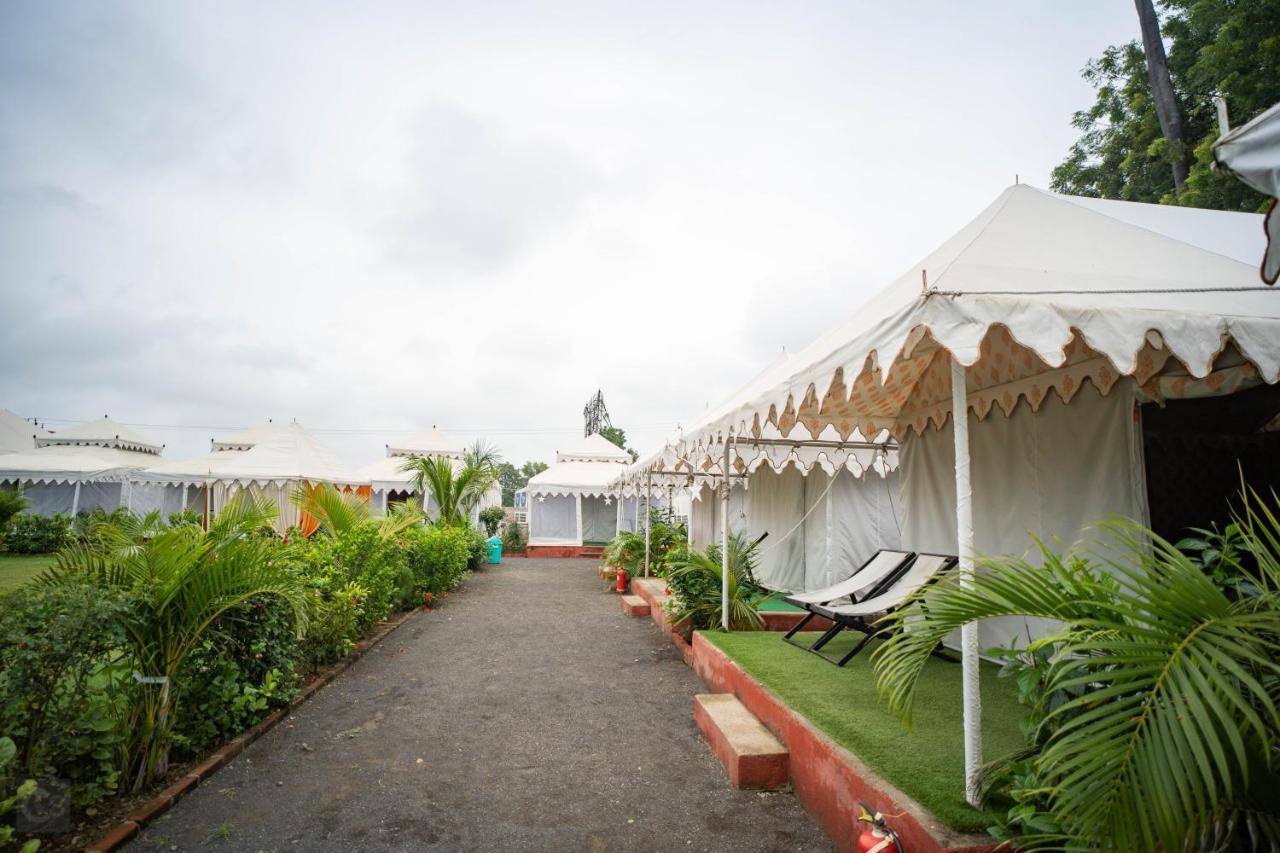Unity Holiday Tent City Kevadia 外观 照片